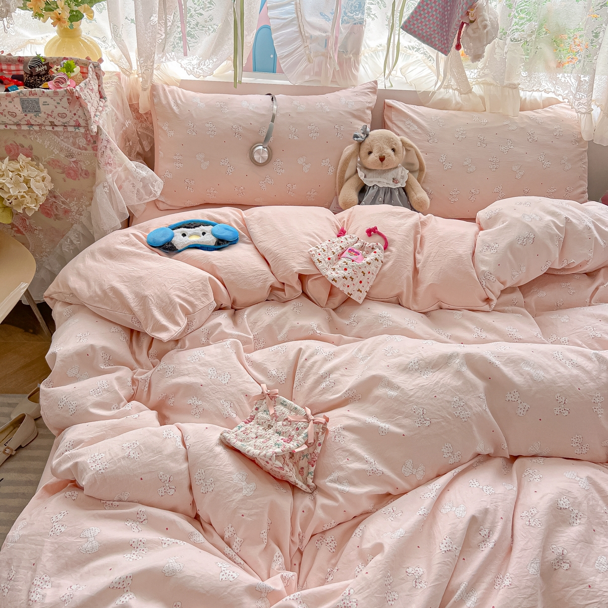 91家纺网 家纺一手货源 找家纺 盼季家纺 2025新款A类水洗棉印花双拼床上用品四件套学生宿舍床笠三件套 简单款-少女蝴蝶结