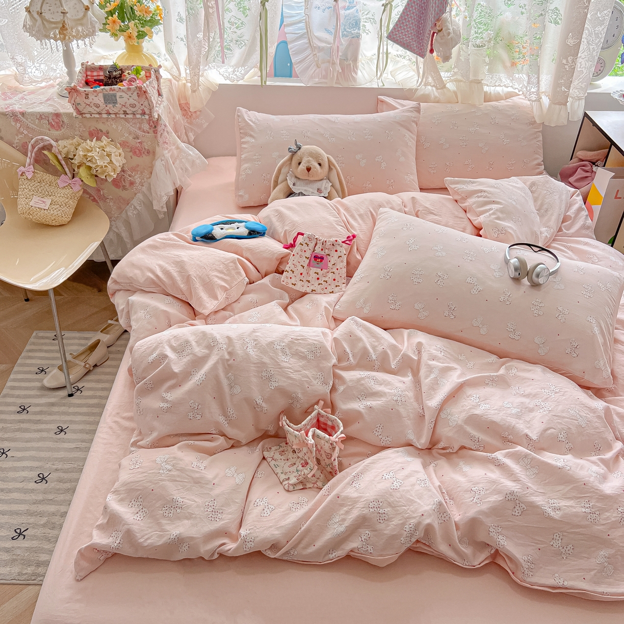 91家纺网 家纺一手货源 找家纺 盼季家纺 2025新款A类水洗棉印花双拼床上用品四件套学生宿舍床笠三件套 简单款-少女蝴蝶结