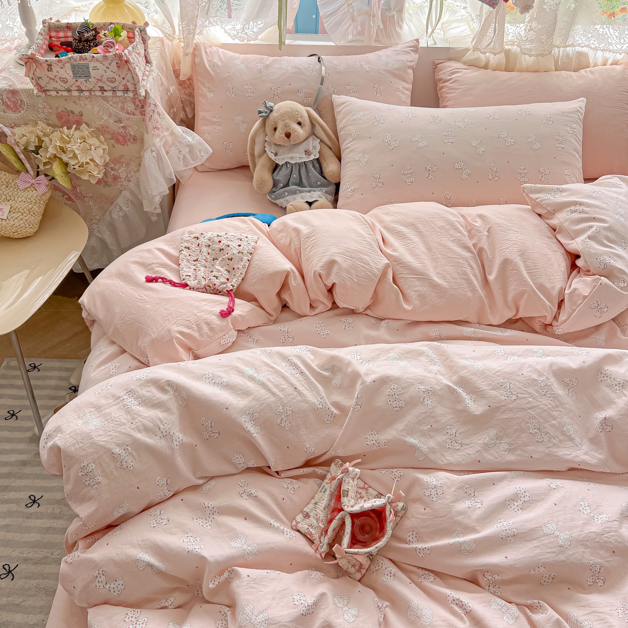 91家纺网 家纺一手货源 找家纺 盼季家纺 2025新款A类水洗棉印花双拼床上用品四件套学生宿舍床笠三件套 简单款-少女蝴蝶结