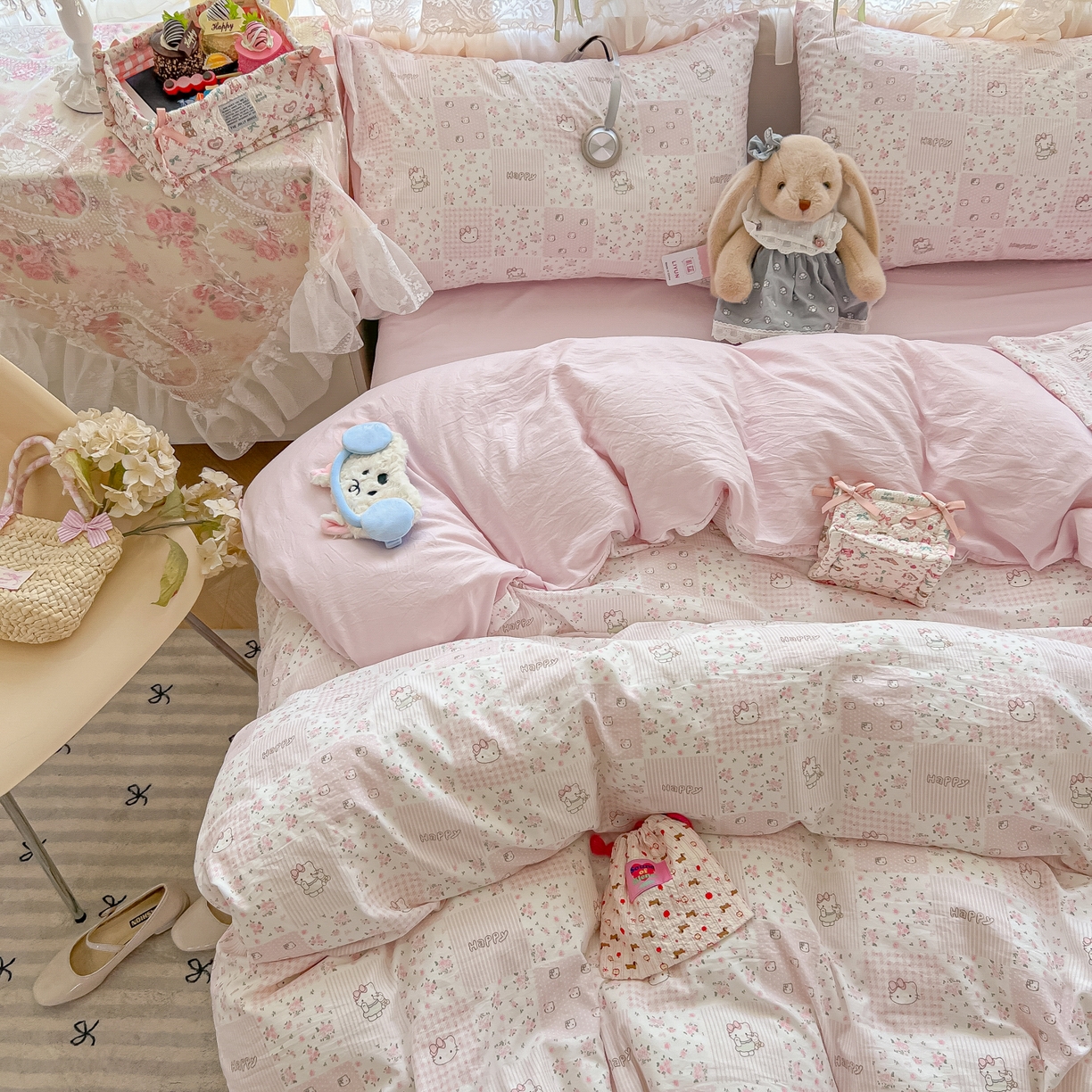 91家纺网 家纺一手货源 找家纺 盼季家纺 2025新款A类水洗棉印花双拼床上用品四件套学生宿舍床笠三件套 简单款-碎花格格瞄