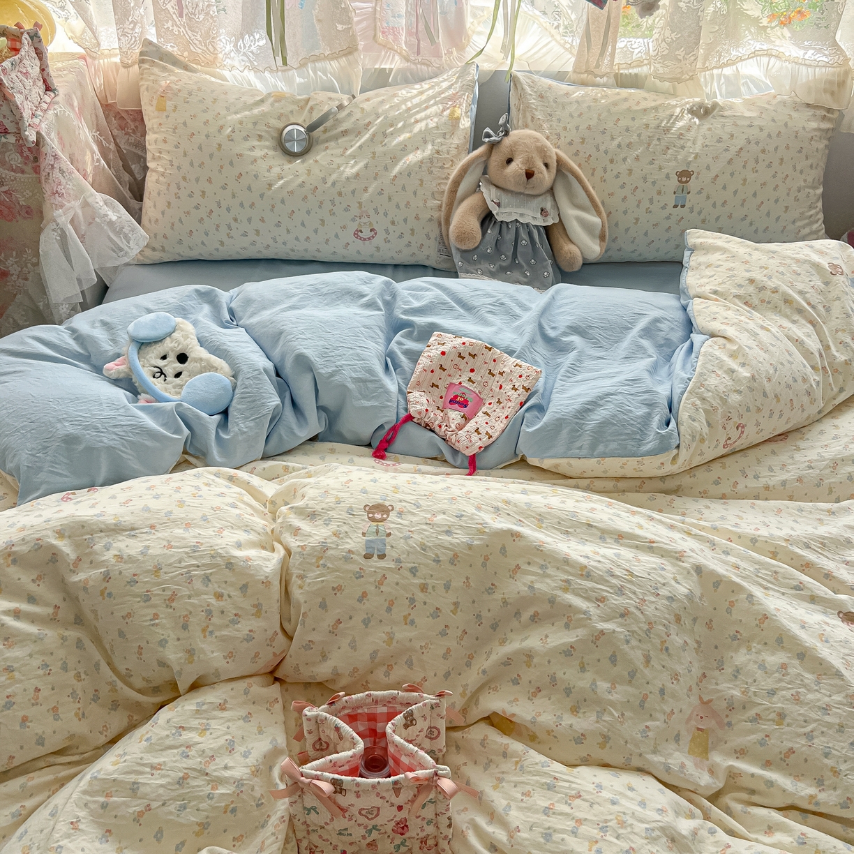 91家纺网 家纺一手货源 找家纺 盼季家纺 2025新款A类水洗棉印花双拼床上用品四件套学生宿舍床笠三件套 简单款-碎花萌萌熊