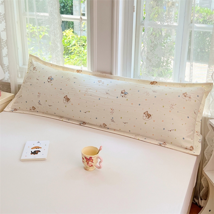 91家纺网 家纺一手货源 找家纺 梦舒羽 2025新款云感双层纱印花双人枕套情侣1.5m枕芯套1.8床枕头 假日小熊