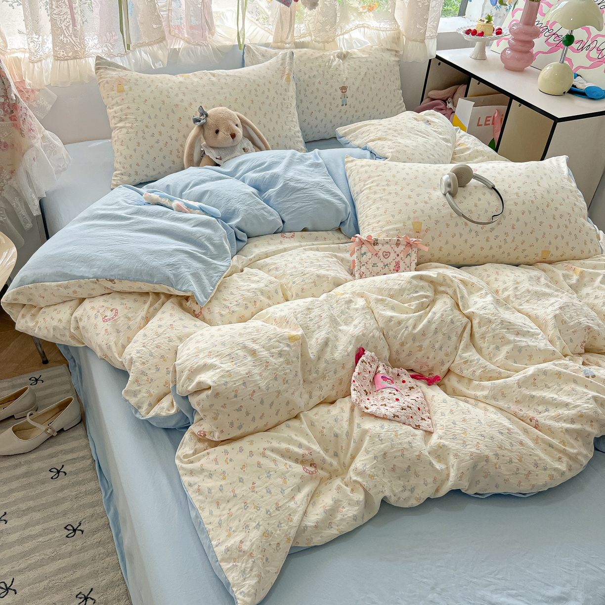 91家纺网 家纺一手货源 找家纺 盼季家纺 2025新款A类水洗棉印花双拼床上用品四件套学生宿舍床笠三件套 简单款-碎花萌萌熊