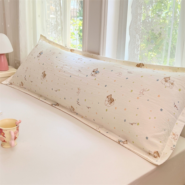 91家纺网 家纺一手货源 找家纺 梦舒羽 2025新款云感双层纱印花双人枕套情侣1.5m枕芯套1.8床枕头 假日小熊