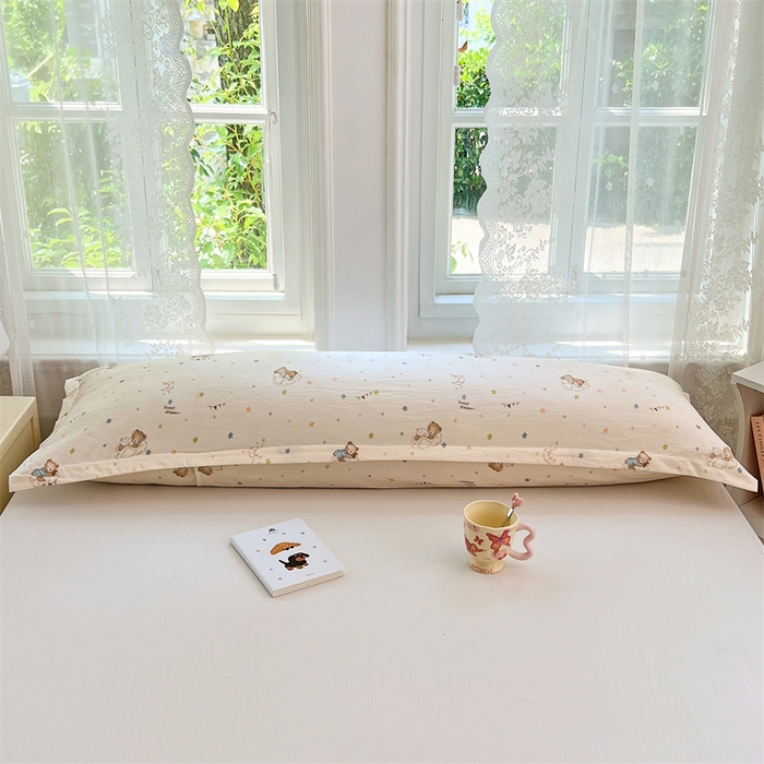 91家纺网 家纺一手货源 找家纺 梦舒羽 2025新款云感双层纱印花双人枕套情侣1.5m枕芯套1.8床枕头 假日小熊