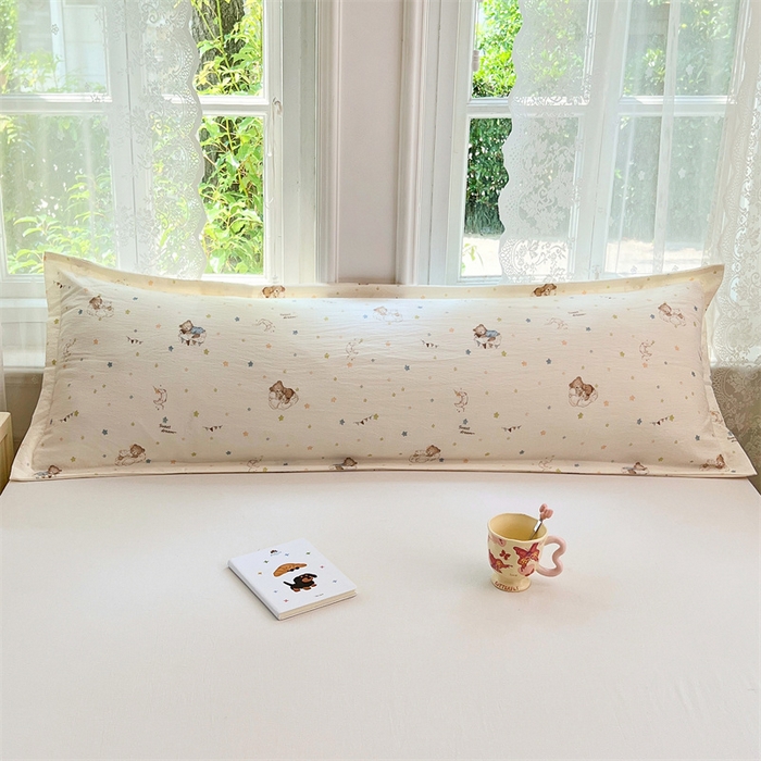 91家纺网 家纺一手货源 找家纺 梦舒羽 2025新款云感双层纱印花双人枕套情侣1.5m枕芯套1.8床枕头 假日小熊