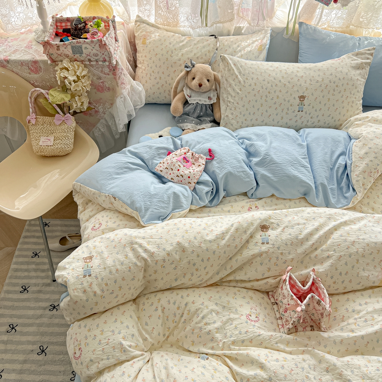 91家纺网 家纺一手货源 找家纺 盼季家纺 2025新款A类水洗棉印花双拼床上用品四件套学生宿舍床笠三件套 简单款-碎花萌萌熊