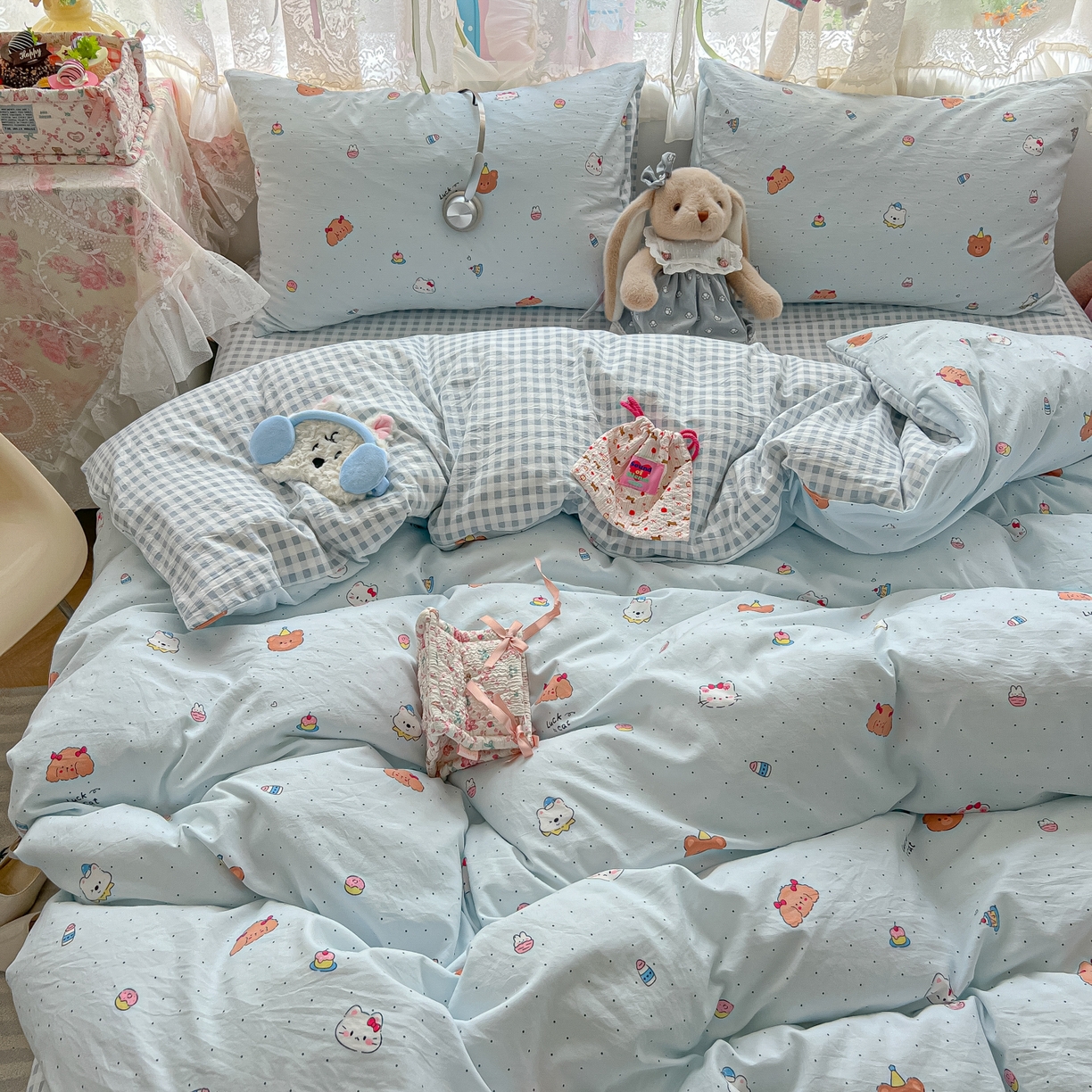 91家纺网 家纺一手货源 找家纺 盼季家纺 2025新款A类水洗棉印花双拼床上用品四件套学生宿舍床笠三件套 简单款-小熊PARTY