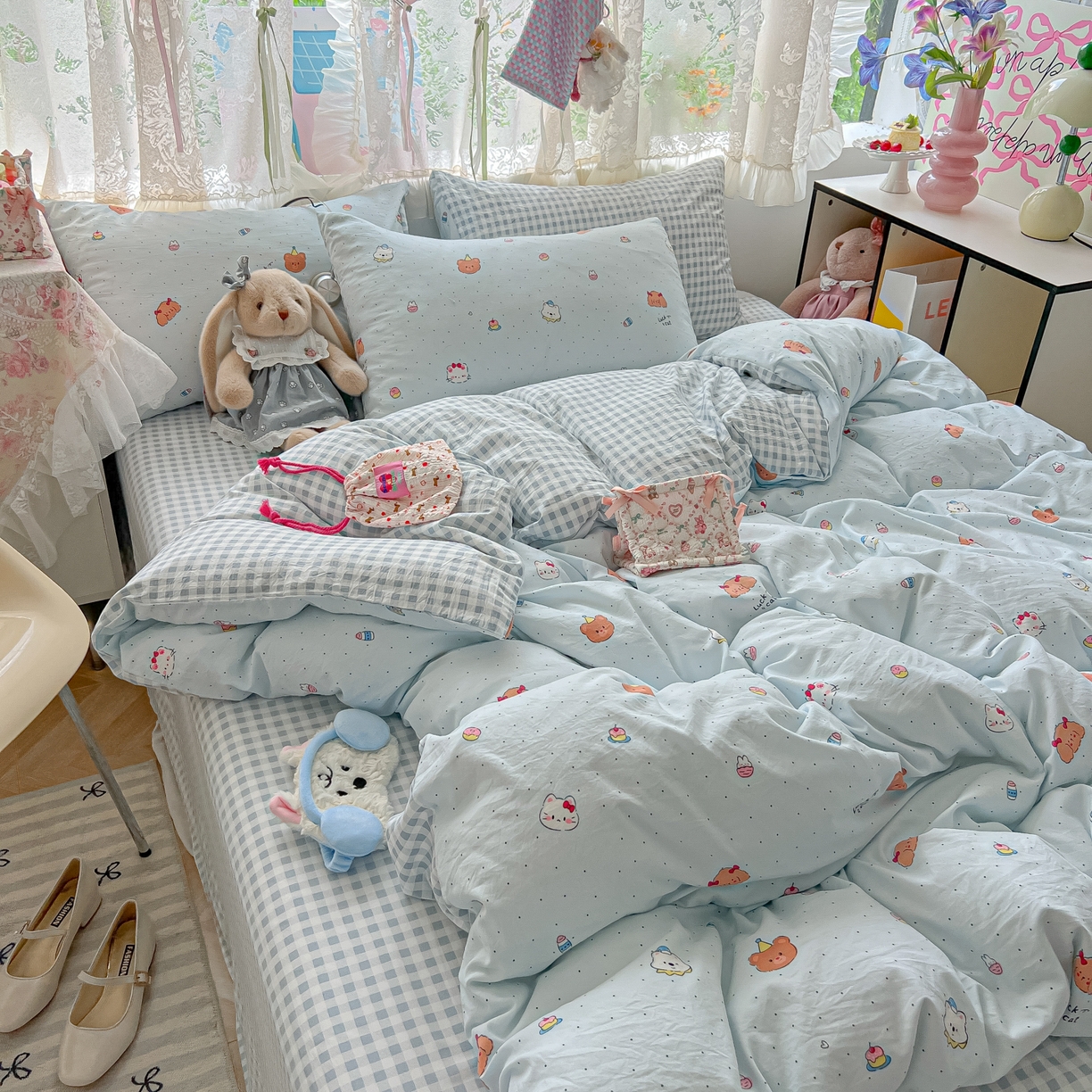 91家纺网 家纺一手货源 找家纺 盼季家纺 2025新款A类水洗棉印花双拼床上用品四件套学生宿舍床笠三件套 简单款-小熊PARTY