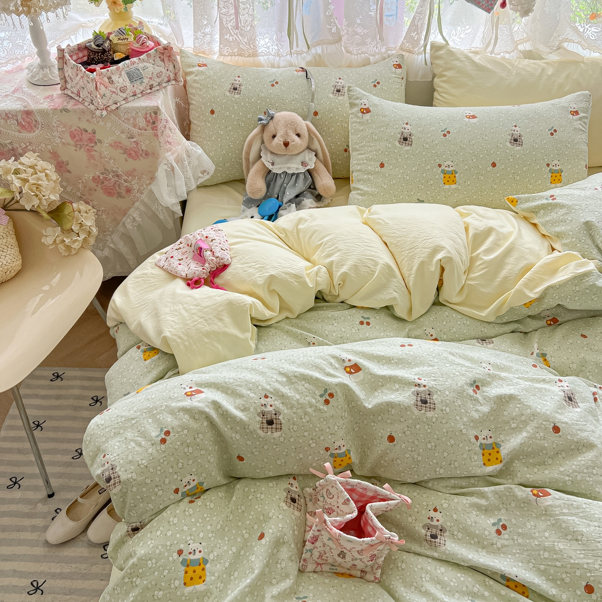 91家纺网 家纺一手货源 找家纺 盼季家纺 2025新款A类水洗棉印花双拼床上用品四件套学生宿舍床笠三件套 简单款-熊熊乐园