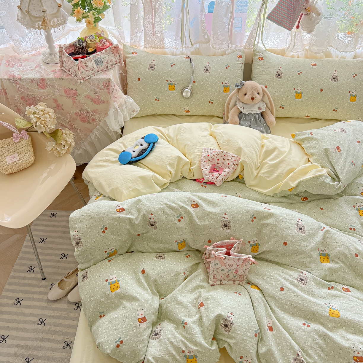 91家纺网 家纺一手货源 找家纺 盼季家纺 2025新款A类水洗棉印花双拼床上用品四件套学生宿舍床笠三件套 简单款-熊熊乐园