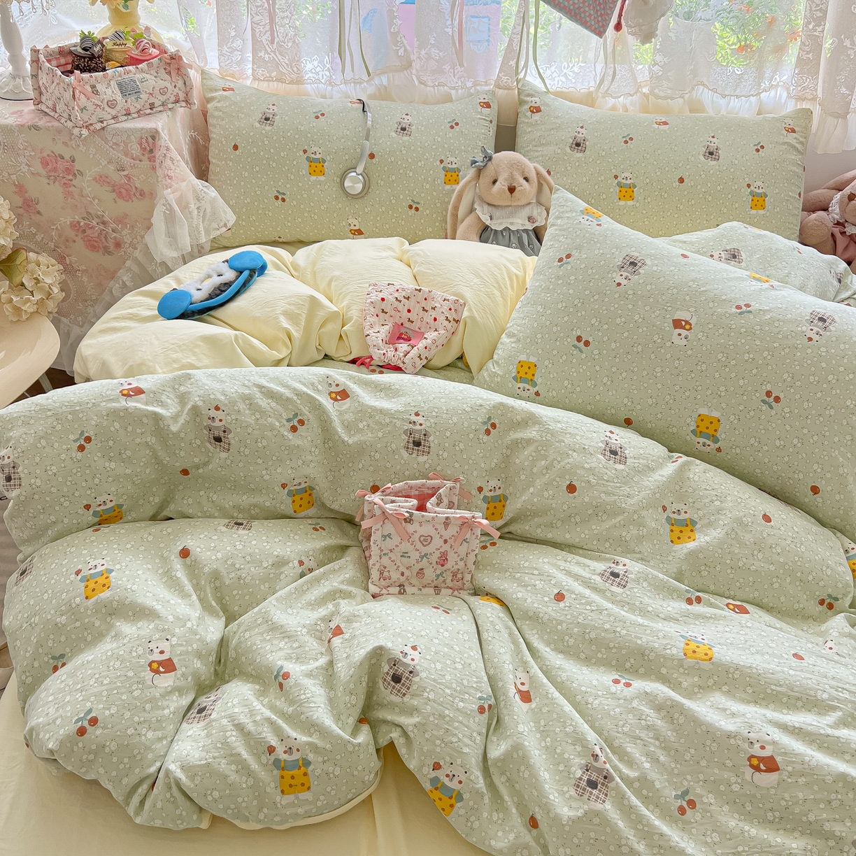 91家纺网 家纺一手货源 找家纺 盼季家纺 2025新款A类水洗棉印花双拼床上用品四件套学生宿舍床笠三件套 简单款-熊熊乐园