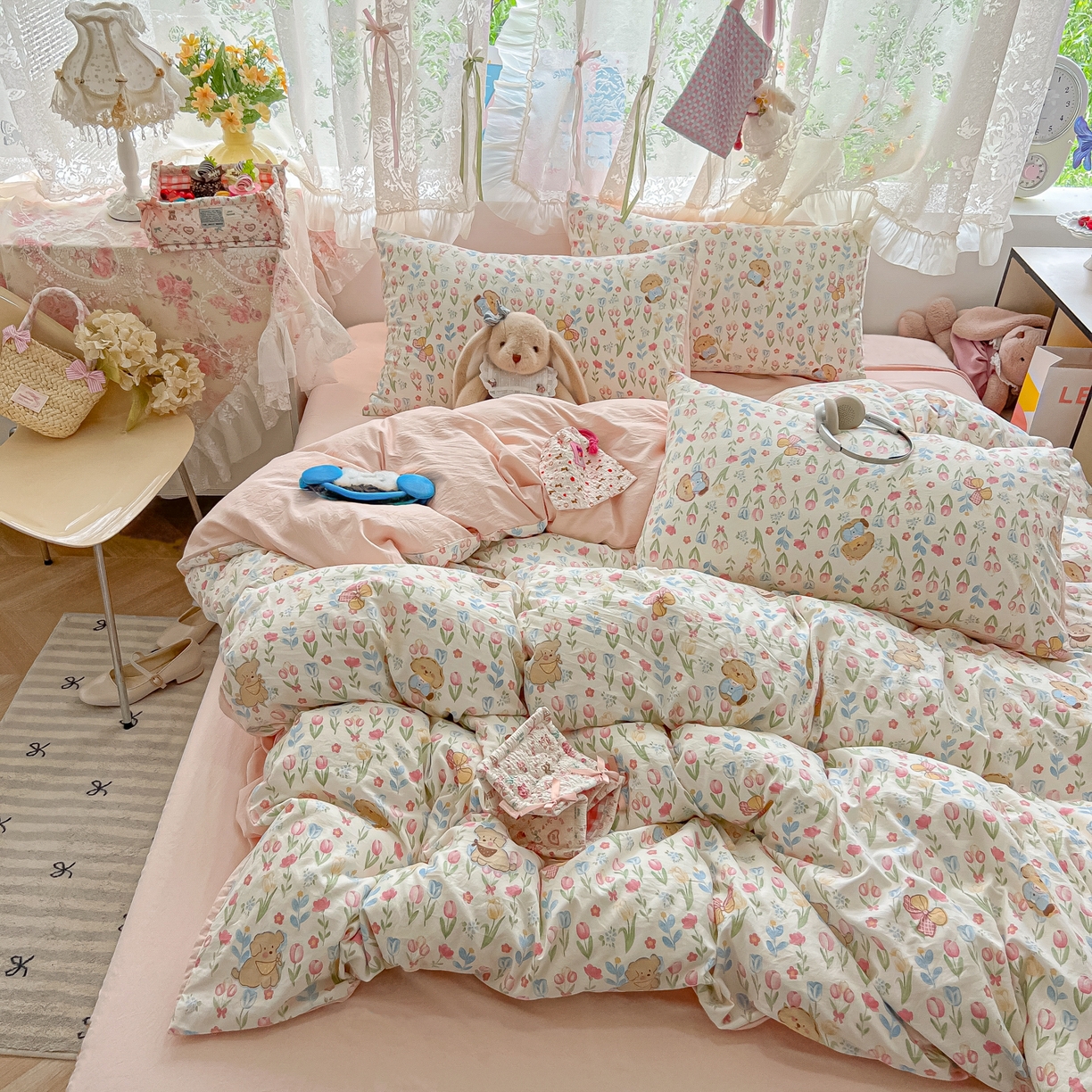 91家纺网 家纺一手货源 找家纺 盼季家纺 2025新款A类水洗棉印花双拼床上用品四件套学生宿舍床笠三件套 简单款-郁金香小狗