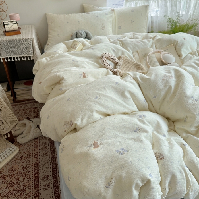 91家纺网 家纺一手货源 找家纺 红嘴企鹅 2025新款水洗棉四件套 淡彩繁花