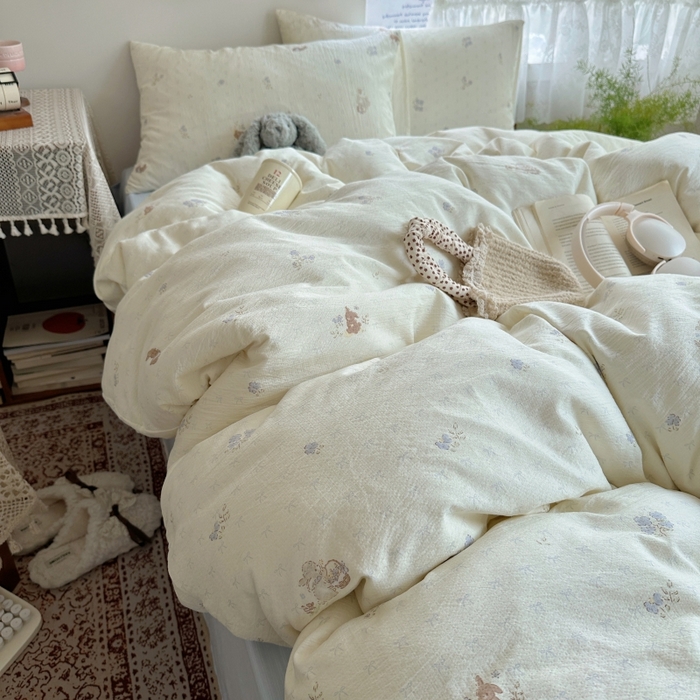 91家纺网 家纺一手货源 找家纺 红嘴企鹅 2025新款水洗棉四件套 淡彩繁花