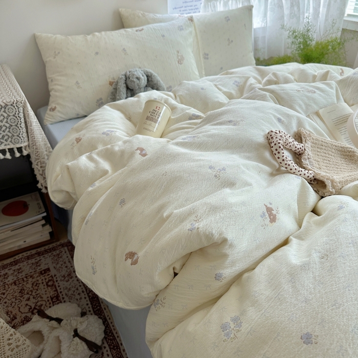 91家纺网 家纺一手货源 找家纺 红嘴企鹅 2025新款水洗棉四件套 淡彩繁花