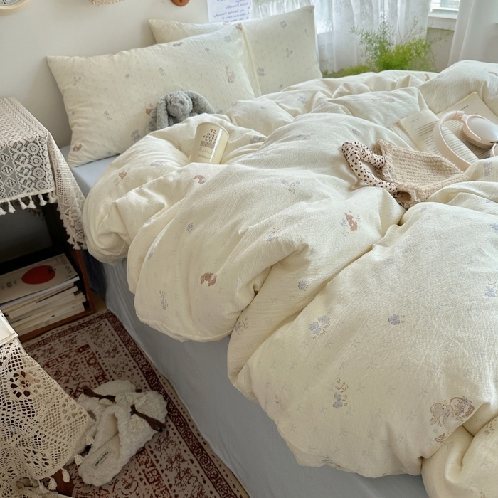 91家纺网 家纺一手货源 找家纺 红嘴企鹅 2025新款水洗棉四件套 淡彩繁花