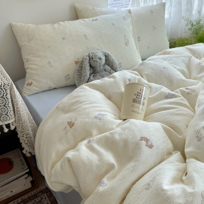 91家纺网 家纺一手货源 找家纺 红嘴企鹅 2025新款水洗棉四件套 淡彩繁花