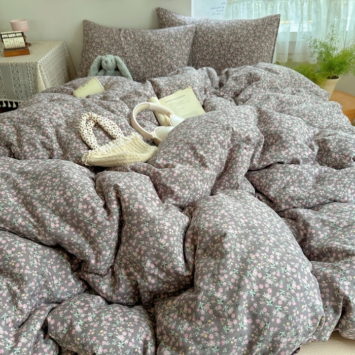 91家纺网 家纺一手货源 找家纺 红嘴企鹅 2025新款水洗棉四件套 褐野粉韵