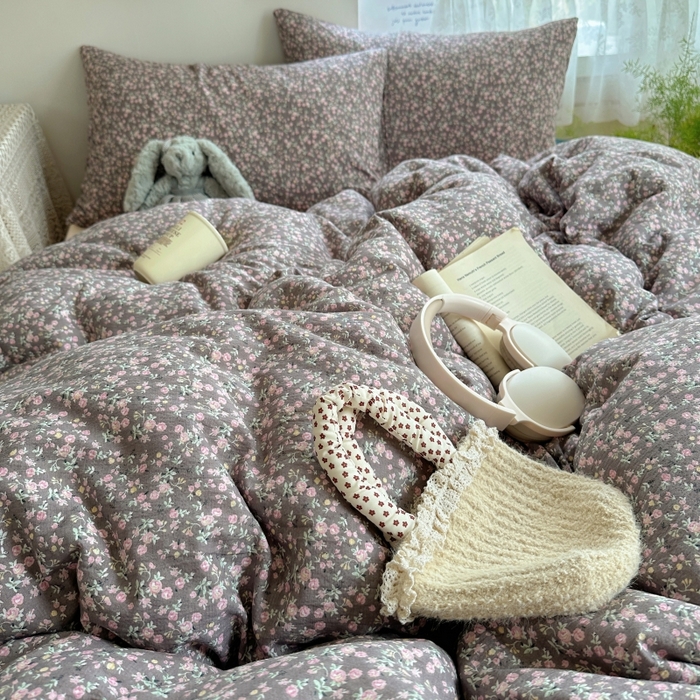 91家纺网 家纺一手货源 找家纺 红嘴企鹅 2025新款水洗棉四件套 褐野粉韵