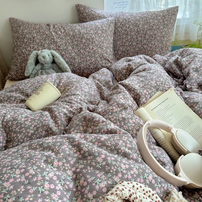 91家纺网 家纺一手货源 找家纺 红嘴企鹅 2025新款水洗棉四件套 褐野粉韵