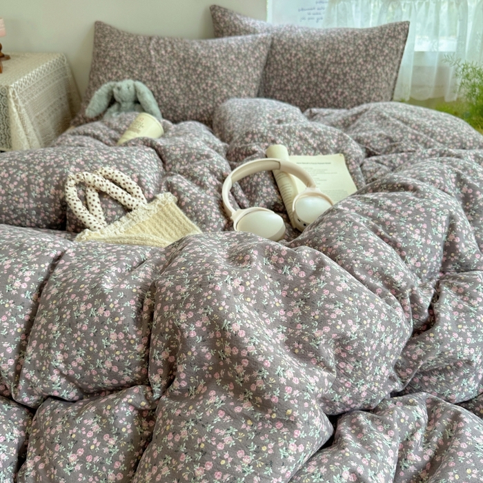 91家纺网 家纺一手货源 找家纺 红嘴企鹅 2025新款水洗棉四件套 褐野粉韵