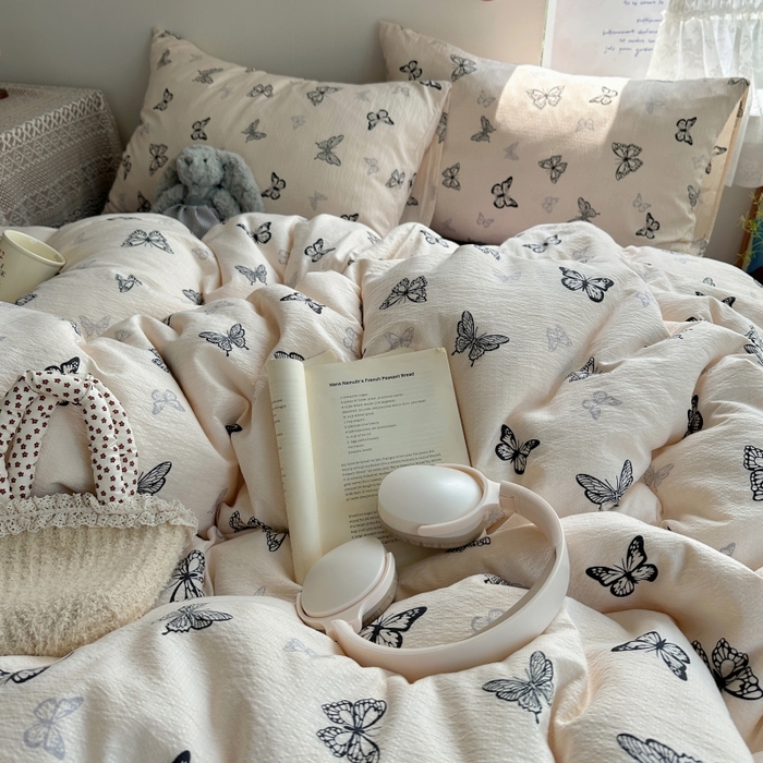 91家纺网 家纺一手货源 找家纺 红嘴企鹅 2025新款水洗棉四件套 蝴蝶柔纱