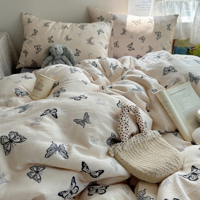 91家纺网 家纺一手货源 找家纺 红嘴企鹅 2025新款水洗棉四件套 蝴蝶柔纱