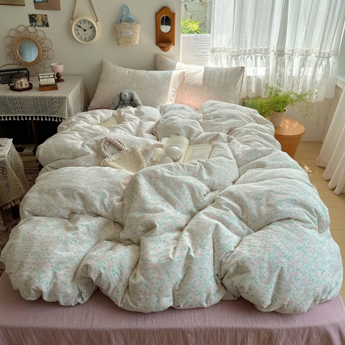 91家纺网 家纺一手货源 找家纺 红嘴企鹅 2025新款水洗棉四件套 绿野樱梦