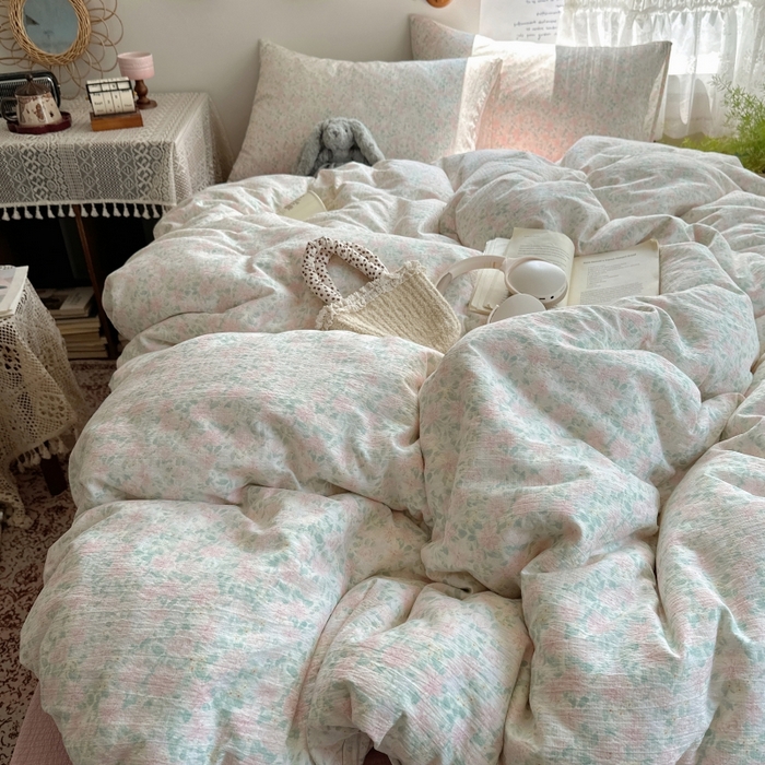 91家纺网 家纺一手货源 找家纺 红嘴企鹅 2025新款水洗棉四件套 绿野樱梦