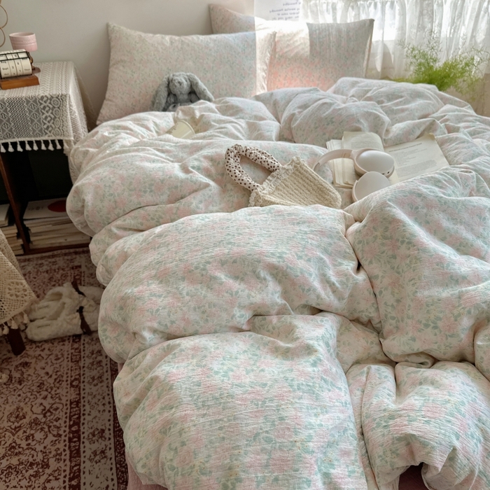 91家纺网 家纺一手货源 找家纺 红嘴企鹅 2025新款水洗棉四件套 绿野樱梦