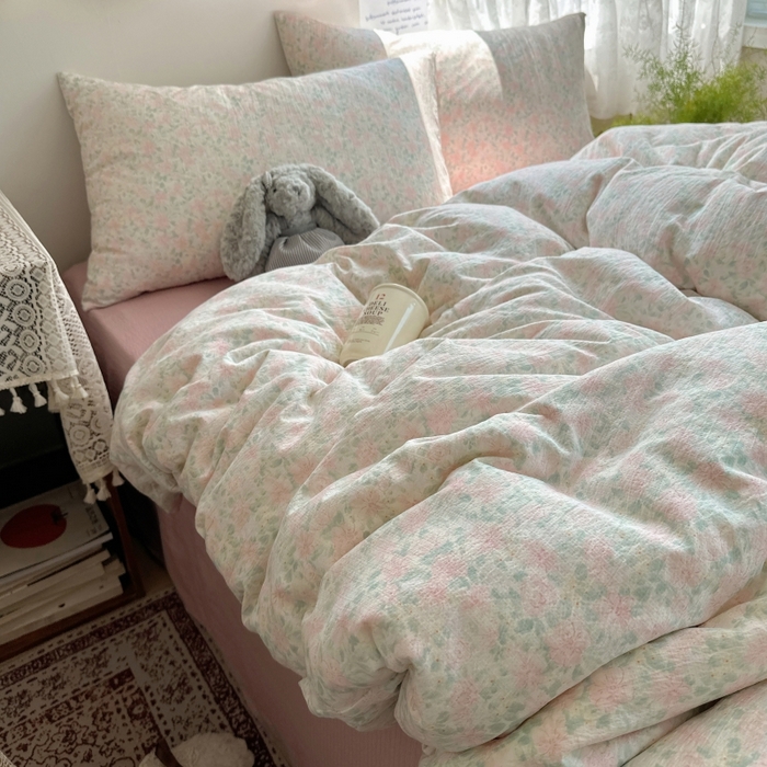 91家纺网 家纺一手货源 找家纺 红嘴企鹅 2025新款水洗棉四件套 绿野樱梦