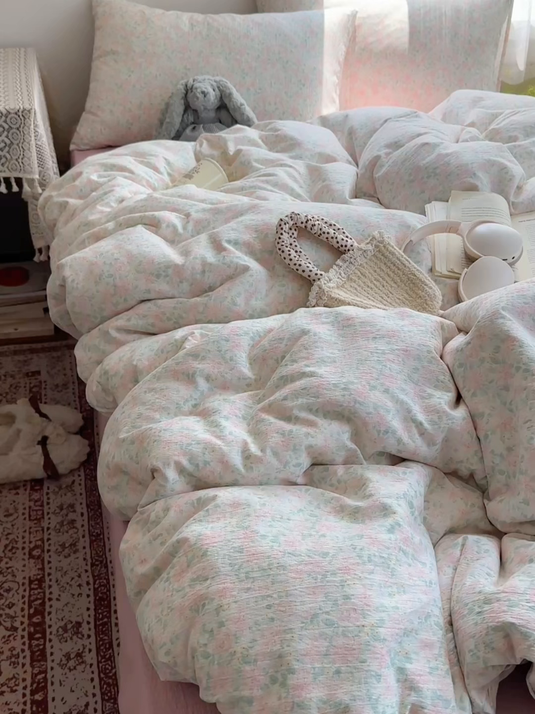 91家纺网 家纺一手货源 找家纺 红嘴企鹅 2025新款水洗棉四件套 绿野樱梦