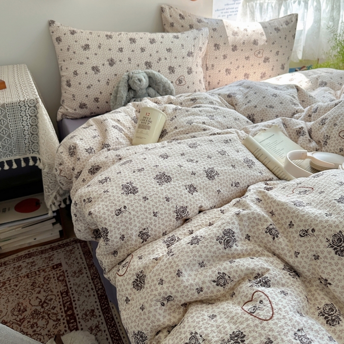 91家纺网 家纺一手货源 找家纺 红嘴企鹅 2025新款水洗棉四件套 素影玫心