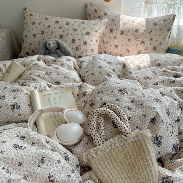 91家纺网 家纺一手货源 找家纺 红嘴企鹅 2025新款水洗棉四件套 素影玫心