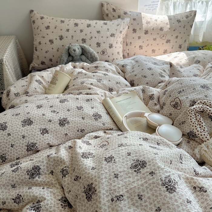 91家纺网 家纺一手货源 找家纺 红嘴企鹅 2025新款水洗棉四件套 素影玫心