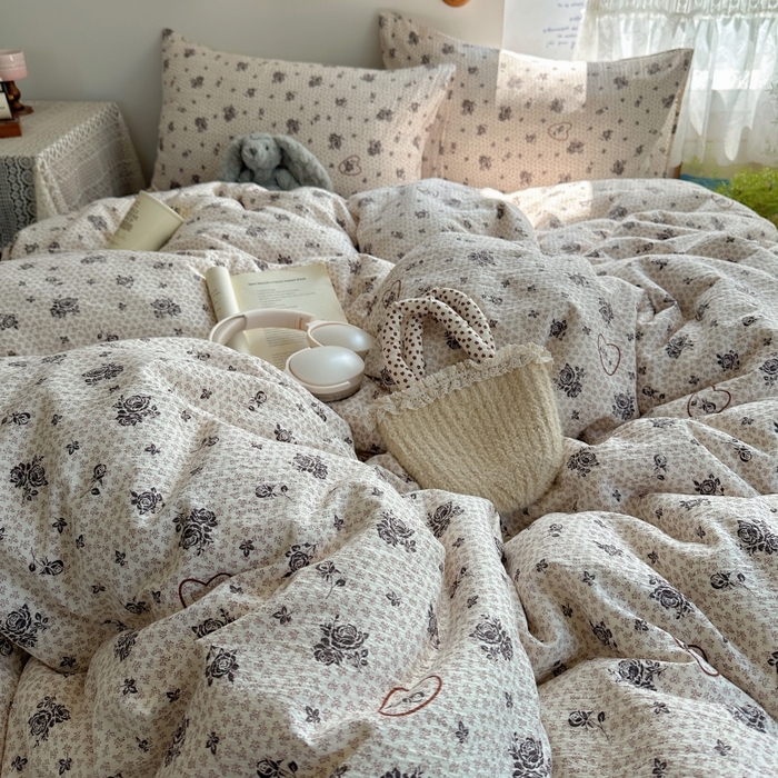 91家纺网 家纺一手货源 找家纺 红嘴企鹅 2025新款水洗棉四件套 素影玫心