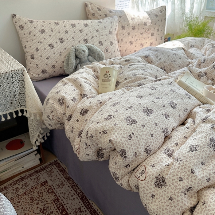 91家纺网 家纺一手货源 找家纺 红嘴企鹅 2025新款水洗棉四件套 素影玫心