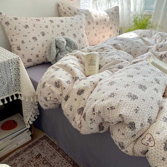 91家纺网 家纺一手货源 找家纺 红嘴企鹅 2025新款水洗棉四件套 素影玫心