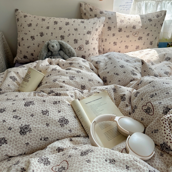 91家纺网 家纺一手货源 找家纺 红嘴企鹅 2025新款水洗棉四件套 素影玫心