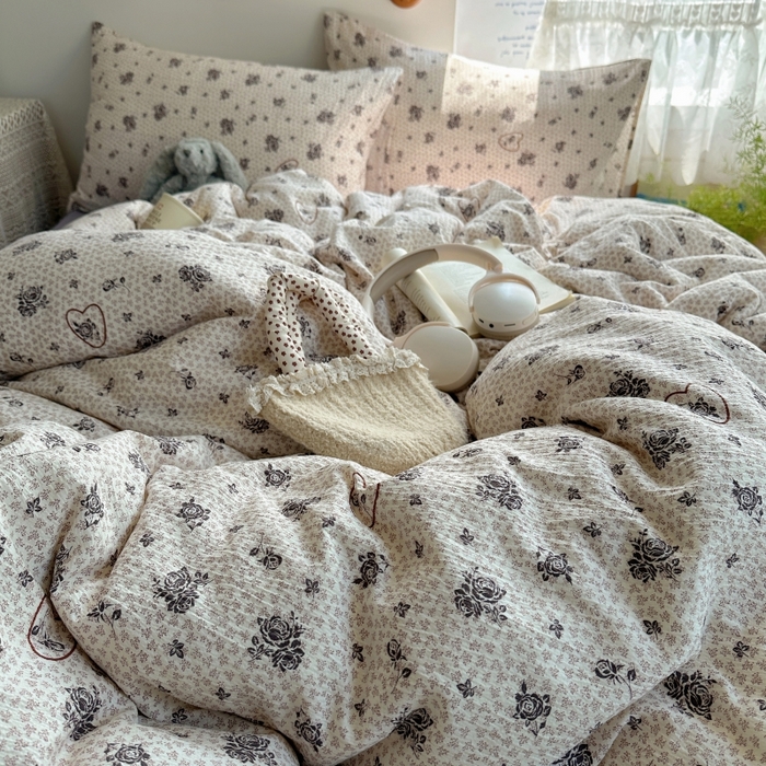 91家纺网 家纺一手货源 找家纺 红嘴企鹅 2025新款水洗棉四件套 素影玫心