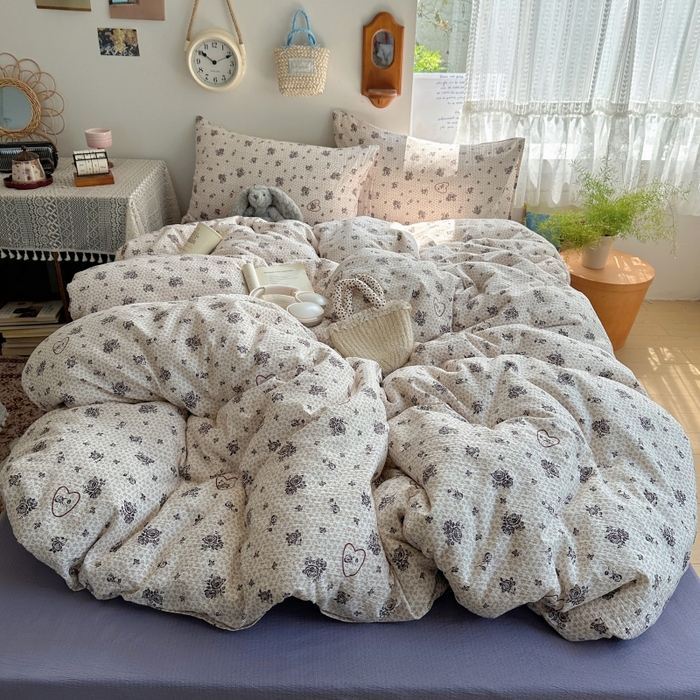 91家纺网 家纺一手货源 找家纺 红嘴企鹅 2025新款水洗棉四件套 素影玫心