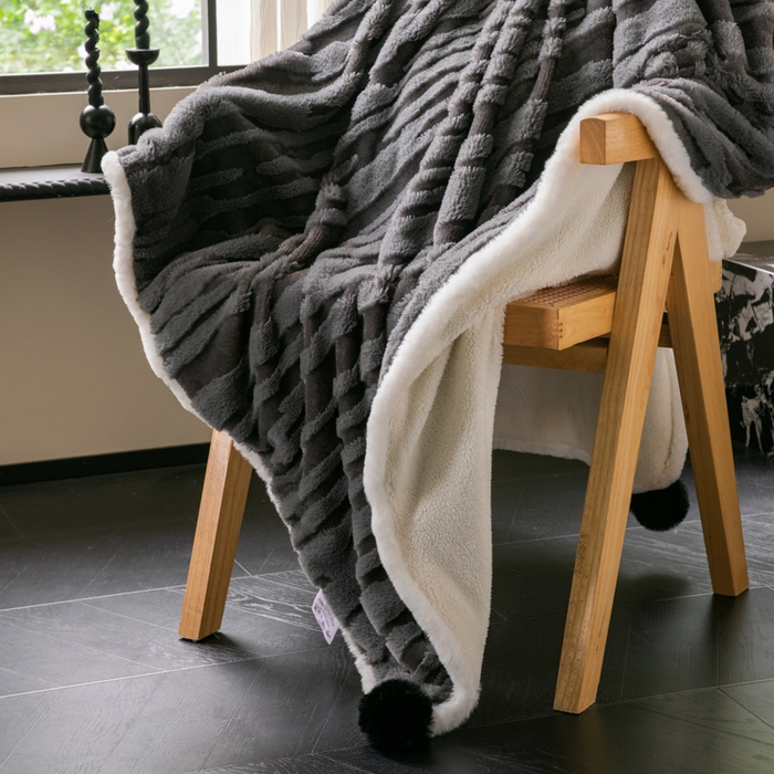 91家纺网 家纺一手货源 找家纺 （总）潮邦创意家居 2025全新升级阳离子提花兔毛球毯毯子-雪兔波纹系列轻奢风格图