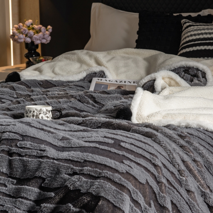 91家纺网 家纺一手货源 找家纺 潮邦创意家居 2025全新升级阳离子提花兔毛球毯毯子-雪兔波纹系列轻奢风格图 雪兔波纹-墨分灰