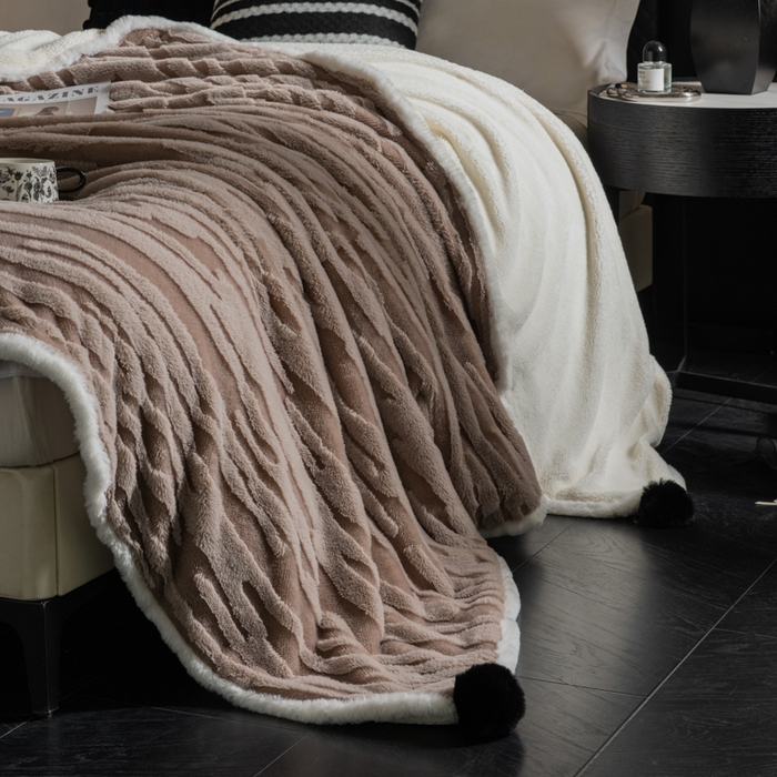 91家纺网 家纺一手货源 找家纺 潮邦创意家居 2025全新升级阳离子提花兔毛球毯毯子-雪兔波纹系列轻奢风格图 雪兔波纹-浅焙咖