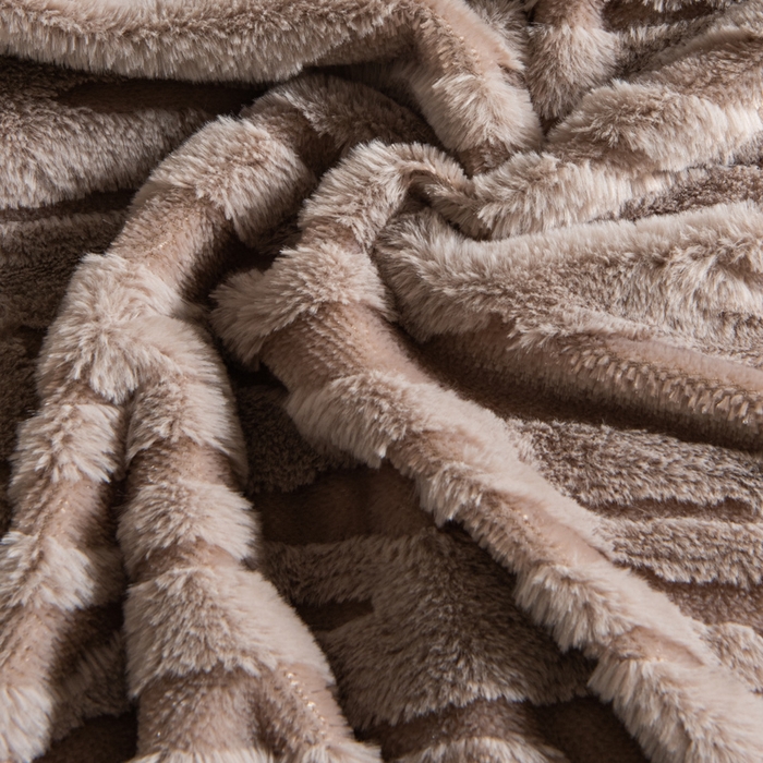 91家纺网 家纺一手货源 找家纺 潮邦创意家居 2025全新升级阳离子提花兔毛球毯毯子-雪兔波纹系列轻奢风格图 雪兔波纹-浅焙咖