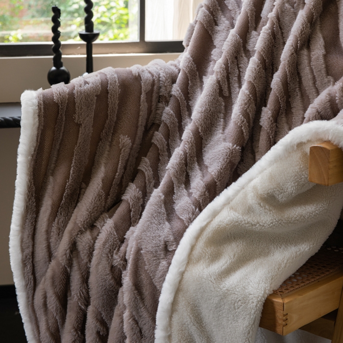 91家纺网 家纺一手货源 找家纺 潮邦创意家居 2025全新升级阳离子提花兔毛球毯毯子-雪兔波纹系列轻奢风格图 雪兔波纹-浅焙咖