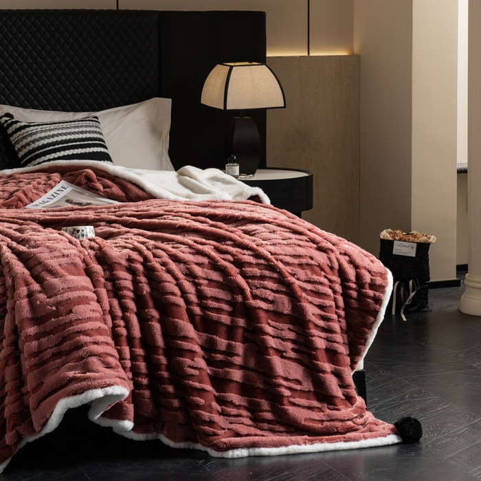 91家纺网 家纺一手货源 找家纺 潮邦创意家居 2025全新升级阳离子提花兔毛球毯毯子-雪兔波纹系列轻奢风格图 雪兔波纹-绒焰红