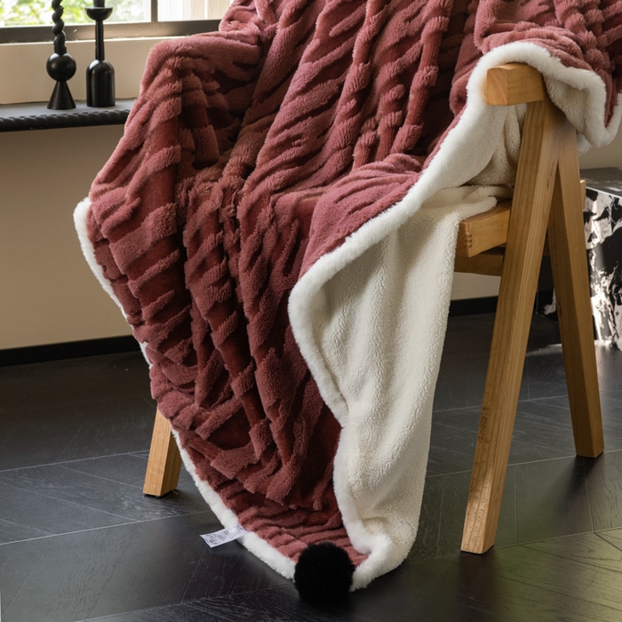 91家纺网 家纺一手货源 找家纺 潮邦创意家居 2025全新升级阳离子提花兔毛球毯毯子-雪兔波纹系列轻奢风格图 雪兔波纹-绒焰红