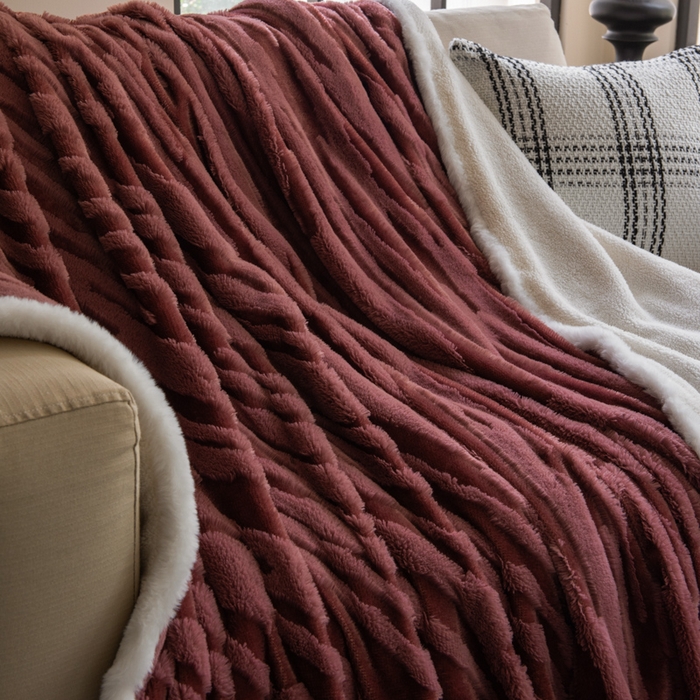 91家纺网 家纺一手货源 找家纺 潮邦创意家居 2025全新升级阳离子提花兔毛球毯毯子-雪兔波纹系列轻奢风格图 雪兔波纹-绒焰红